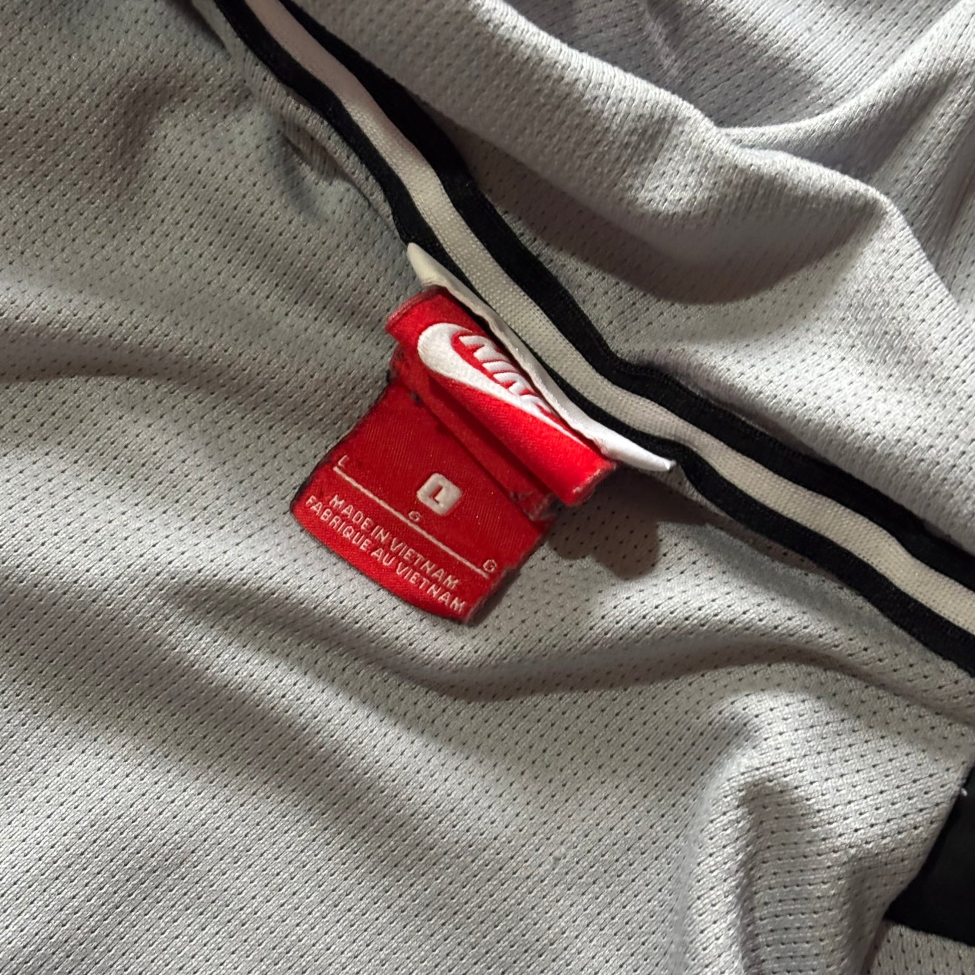 (L) VINTAGE NIKE WINDBREAKER