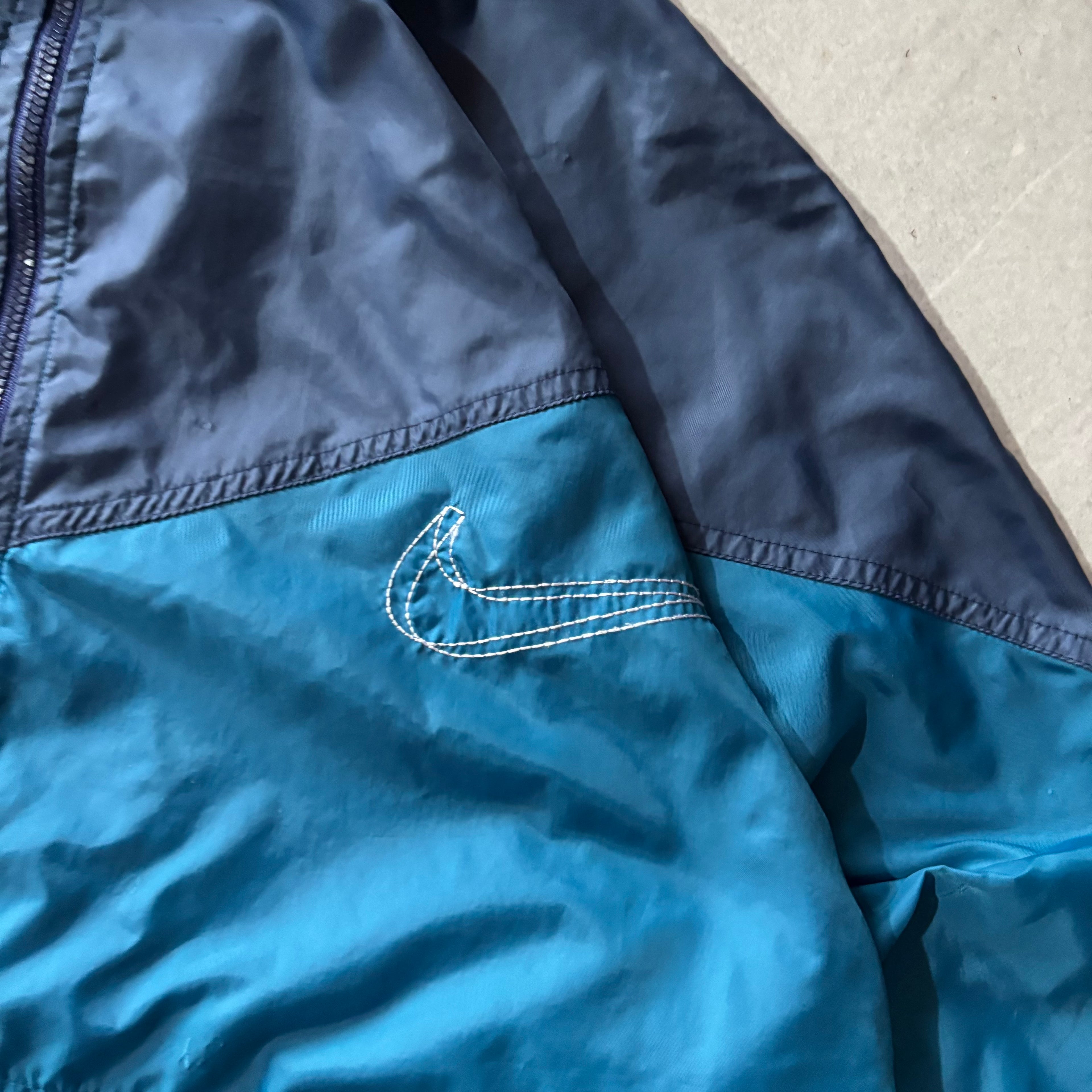 (Xl) NIKE VINTAGE WINDBREAKER