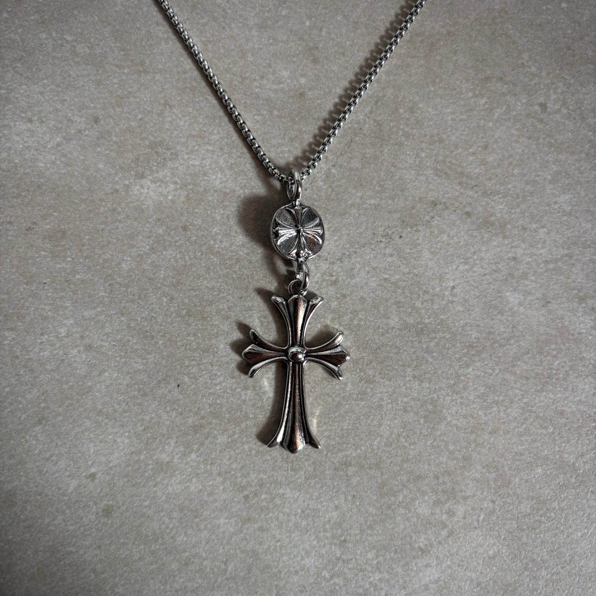 CHROME HEARTS CROSS NECKLACE