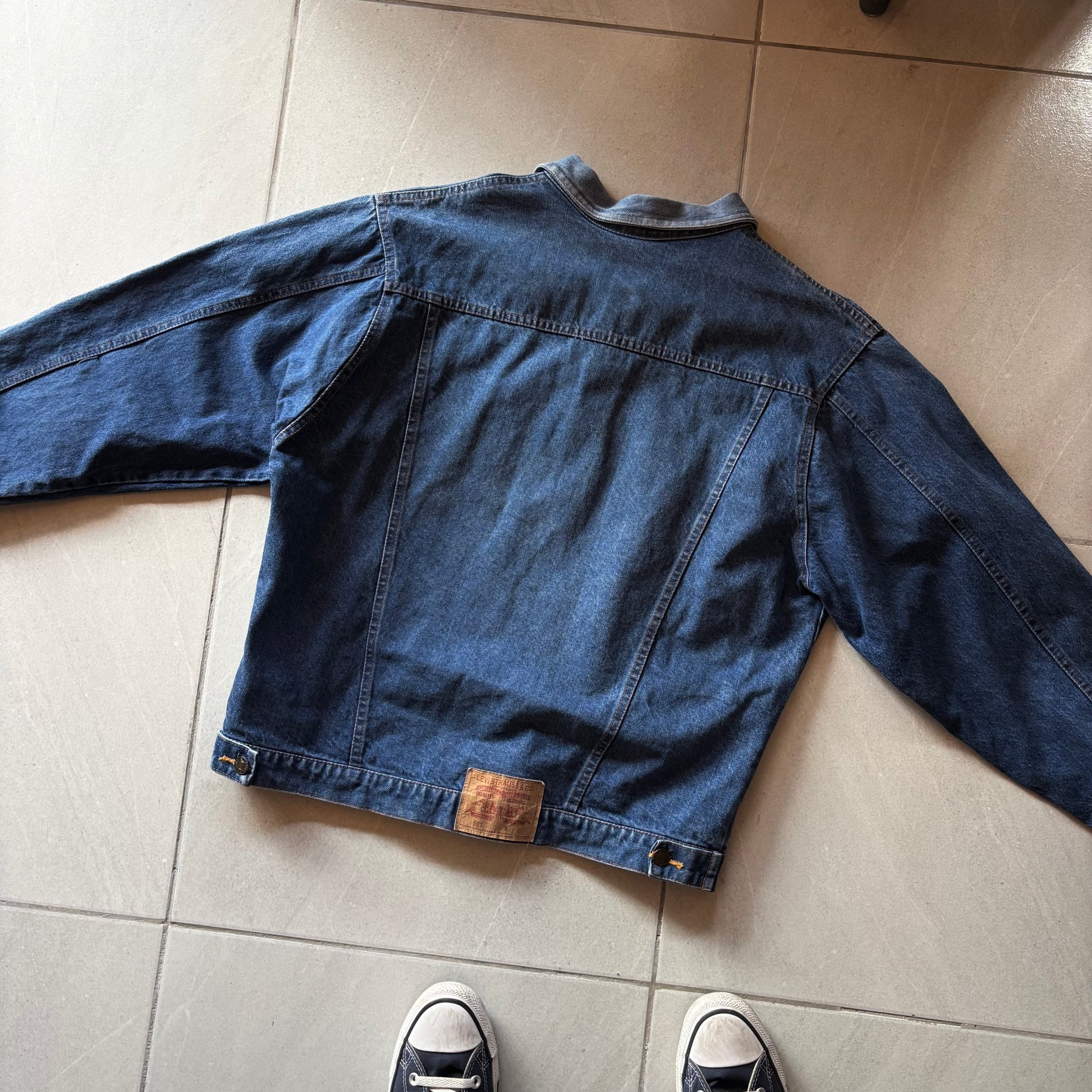 (L) VINTAGE LEVI'S DENIM JACKET