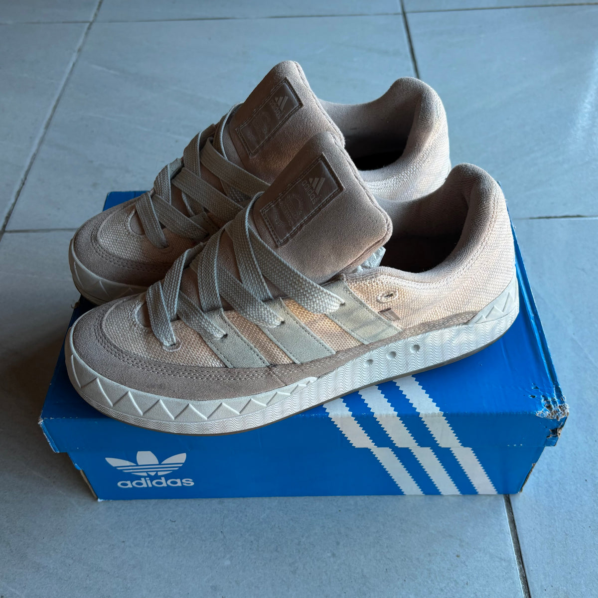 (43) ADIDAS CHUNKY ADIMATIC ROSAS