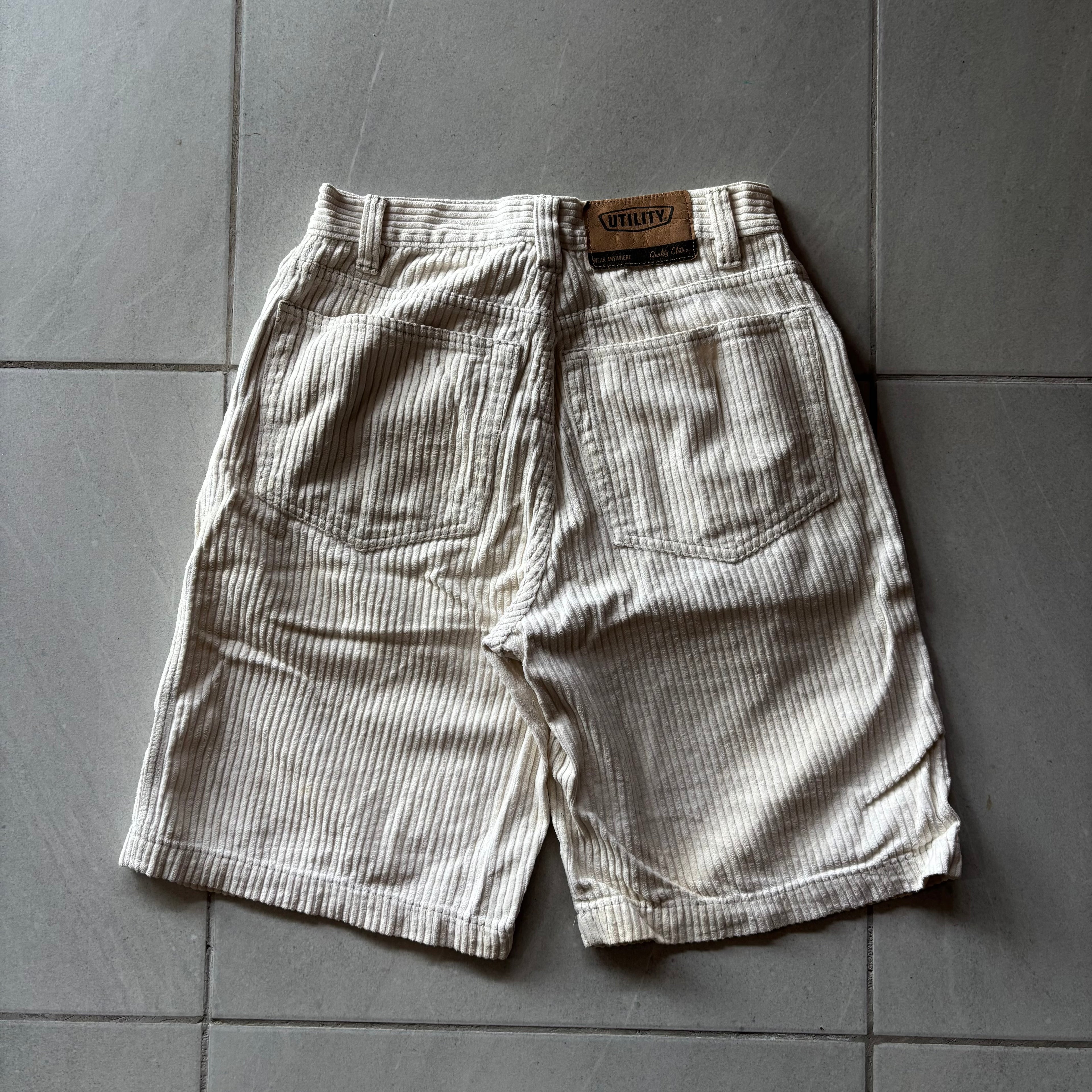 (28) SHORT UTILITY CORDEROY