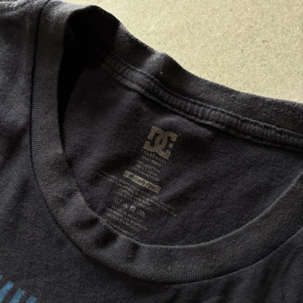 (Xl) DC BIG LOGO TEE