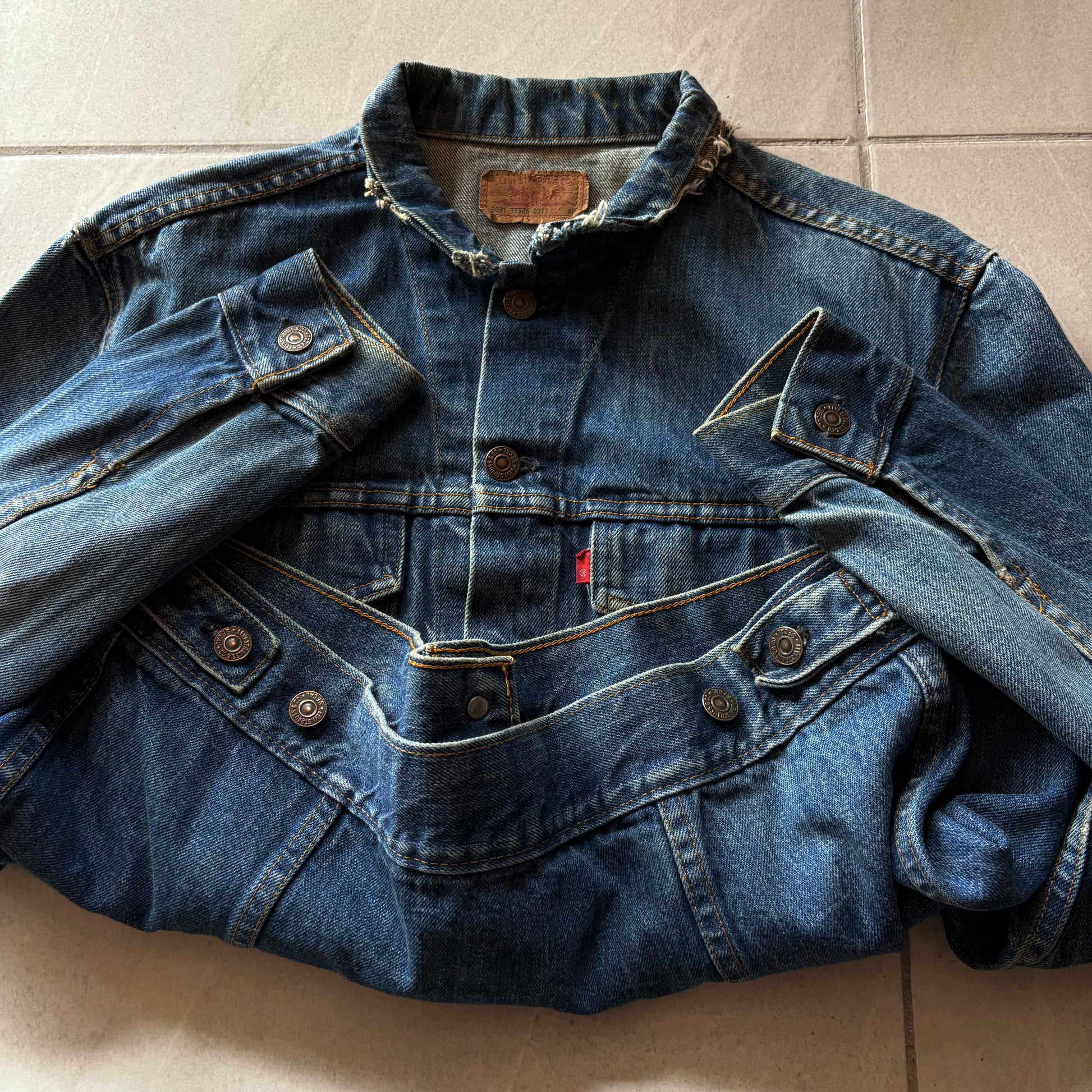 (S) LEVI'S DENIM JACKET