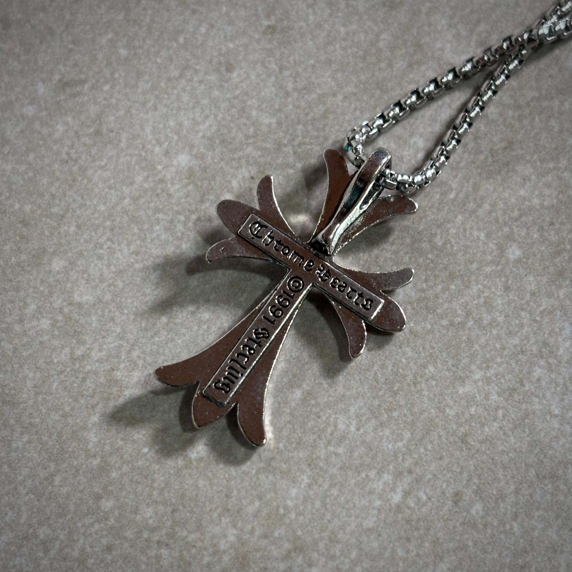 CHROME HEARTS CROSS NECKLACE