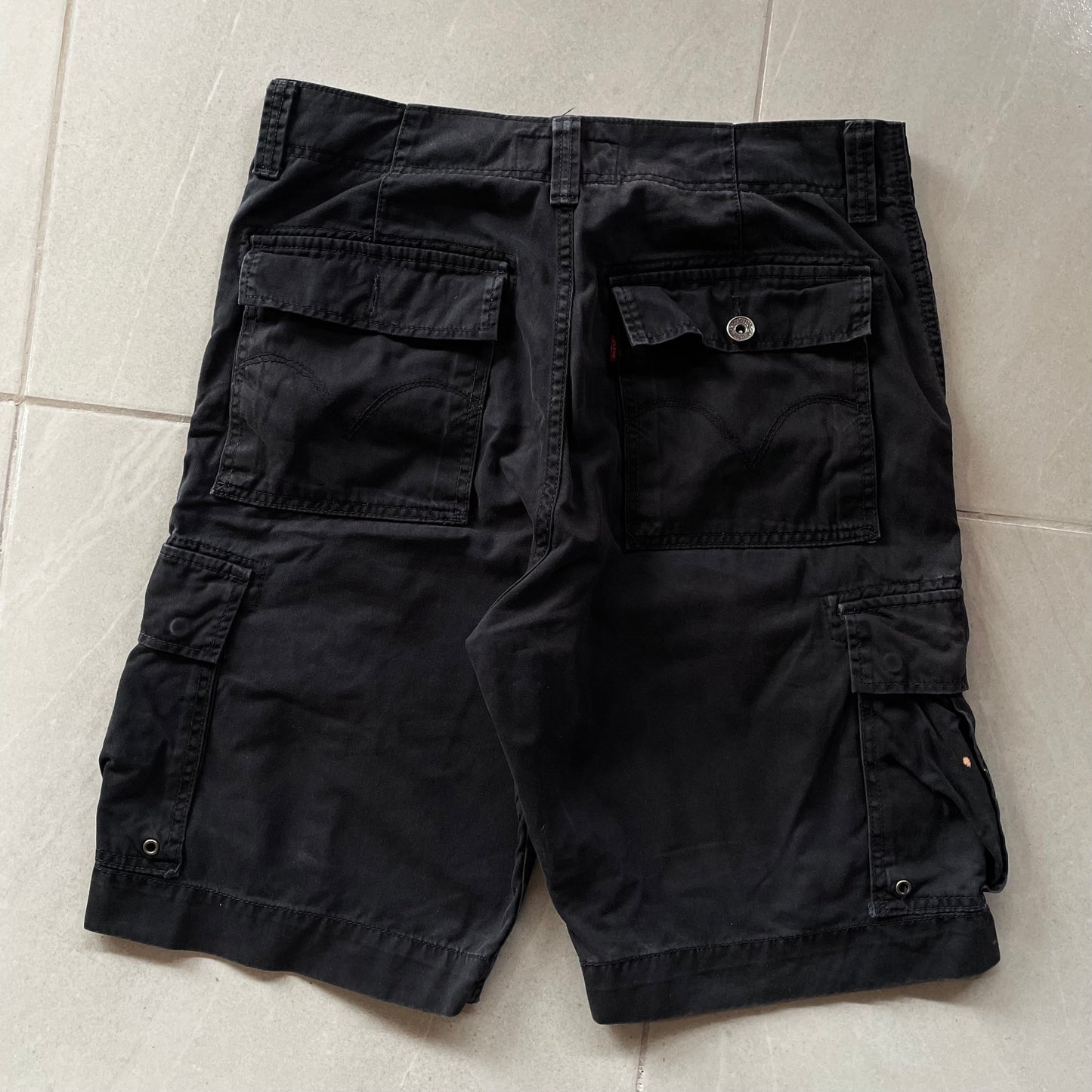 (34) Levi’s Vintage Cargo Short - Baggy