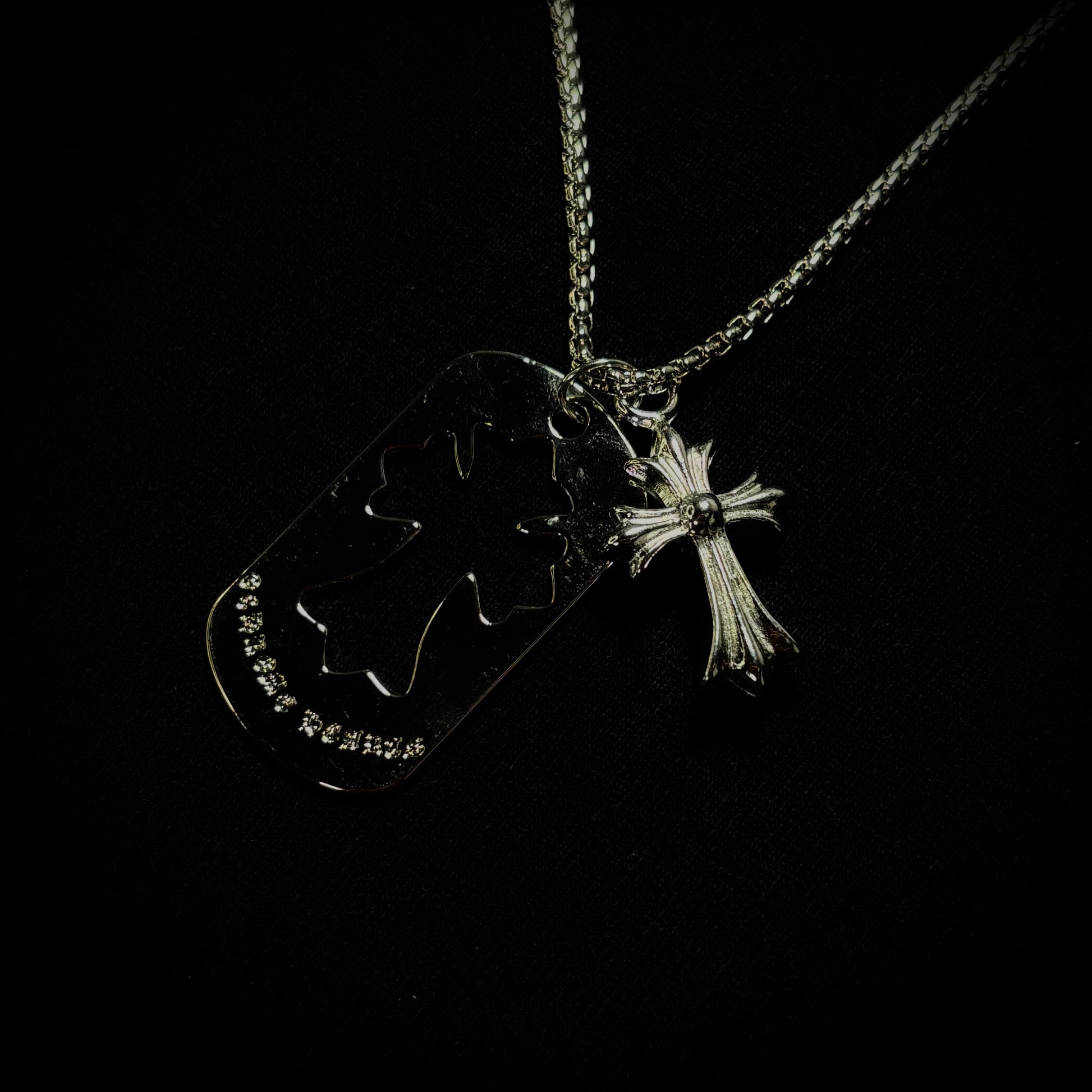 CHROME HEARTS CROSS NECKLACE