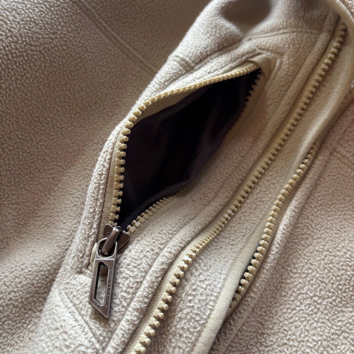 (Xl) UNDER ARMOUR FLEECE JACKRT