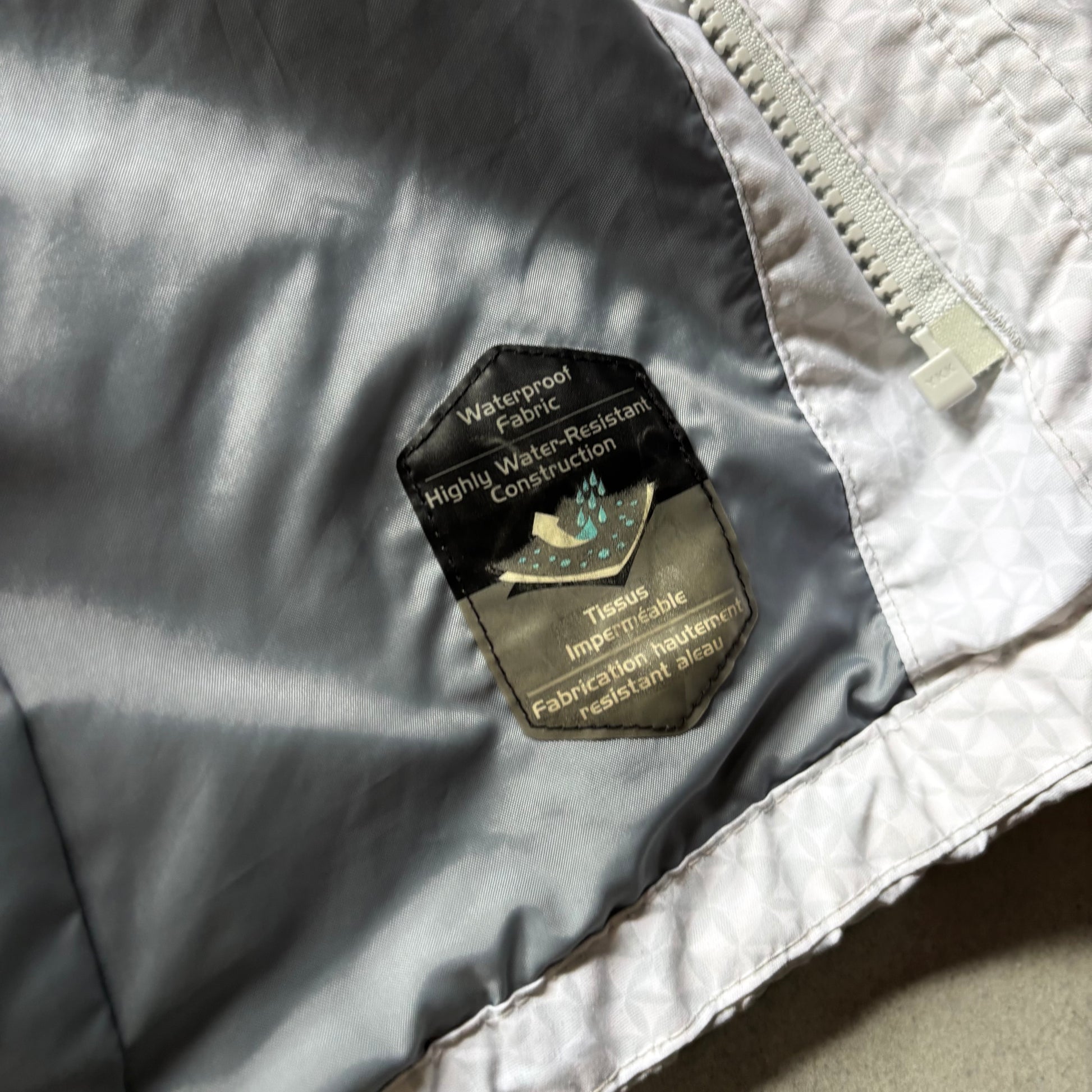 (L) COLUMBIA ABSTRACT WATERPROOF NEW