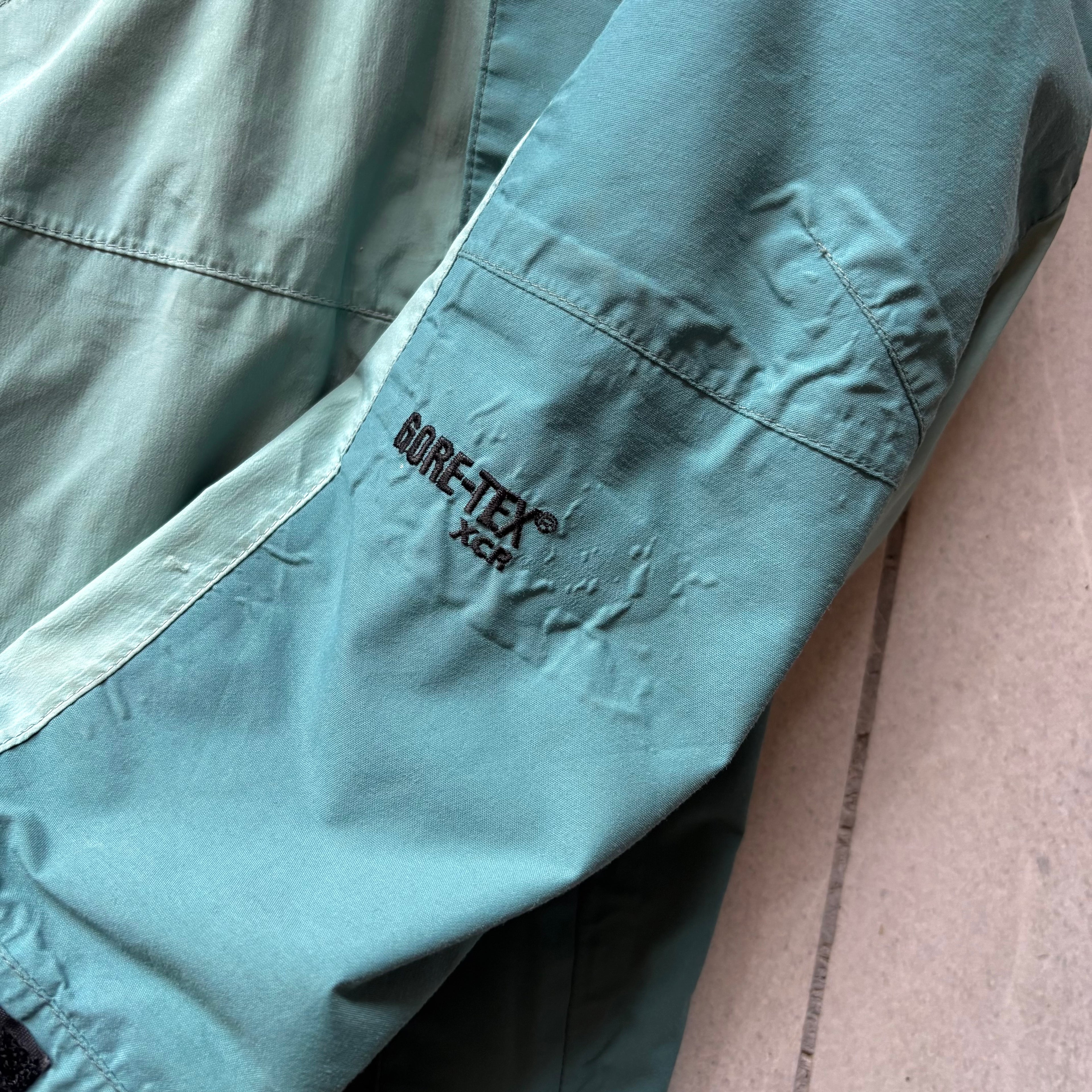 (L) THE NORTH FACE GORE-TEX SUMMIT SERIES