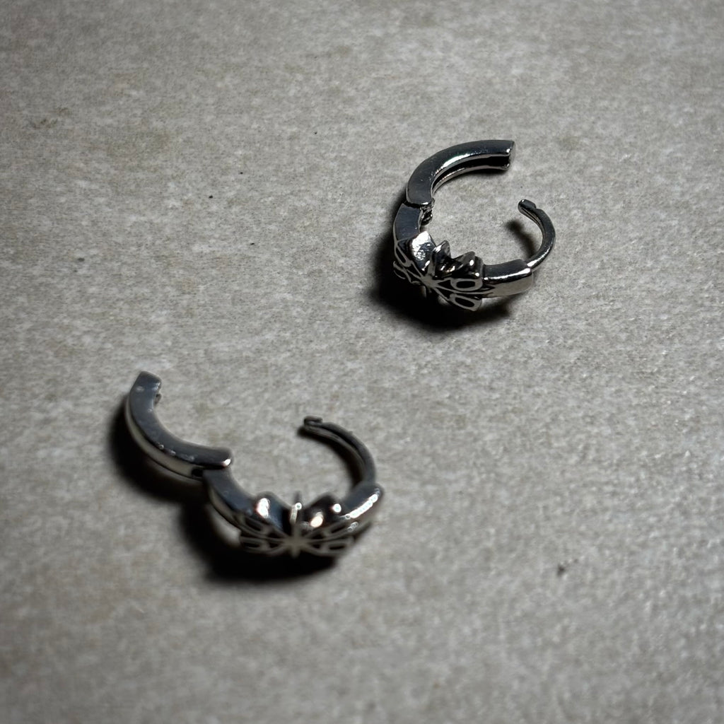 ARETES CHROME HEARTS (PAR)