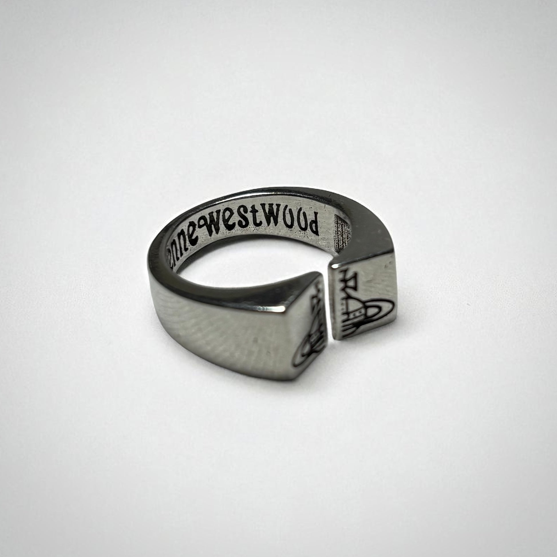 VIVIENNE WESTWOOD SILVER RING