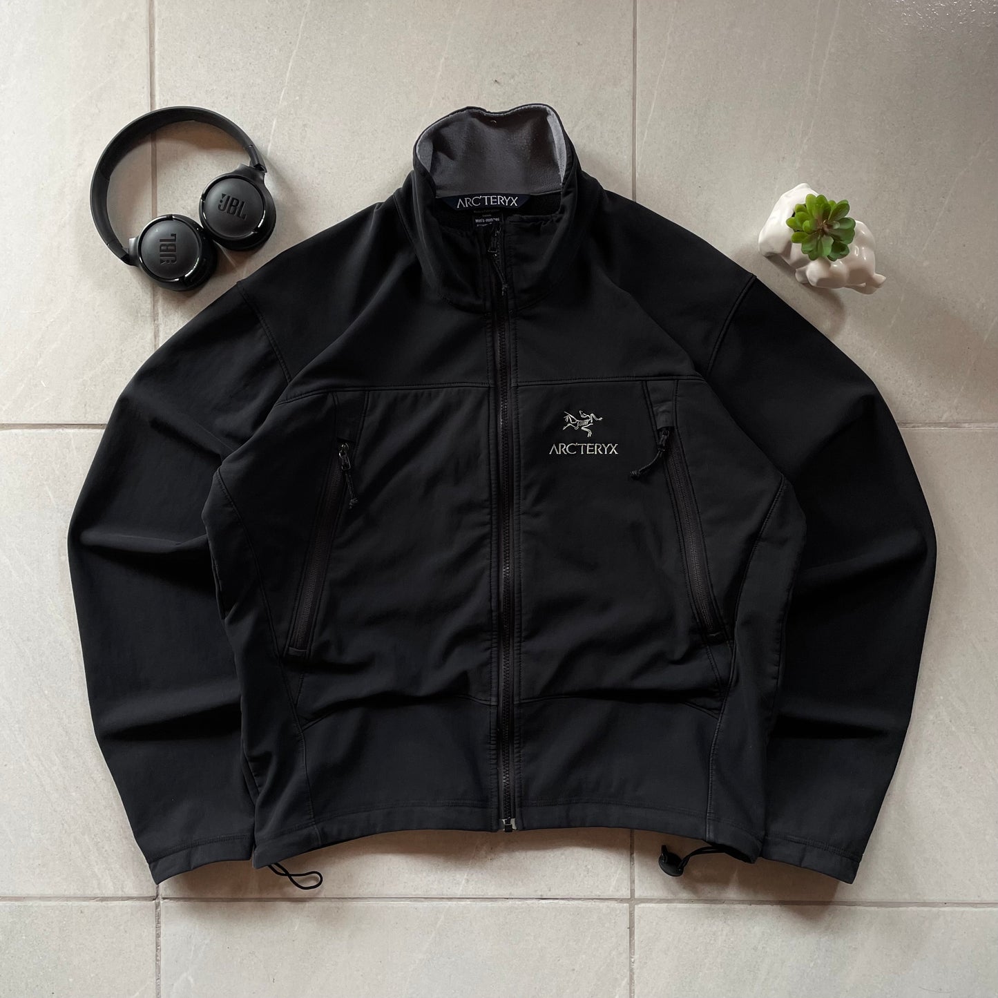 (L) ARC’TERYX Black Jacket