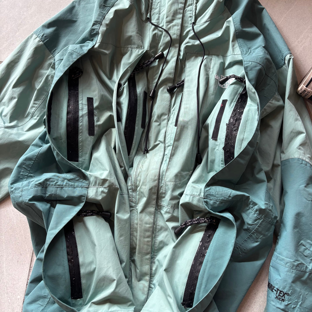 (L) THE NORTH FACE GORE-TEX SUMMIT SERIES