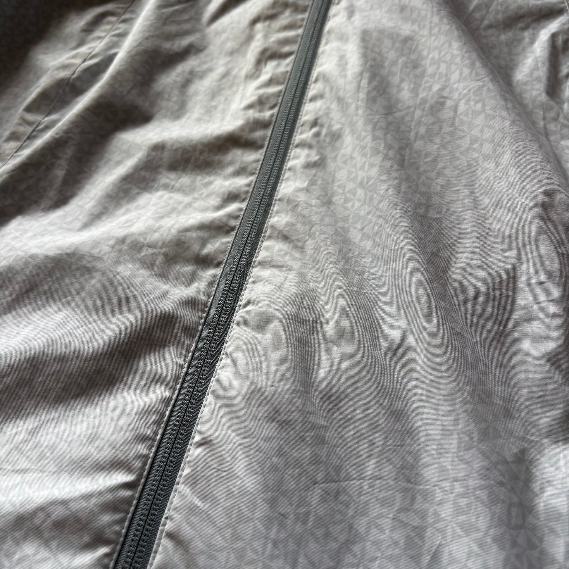 (L) COLUMBIA ABSTRACT WATERPROOF NEW