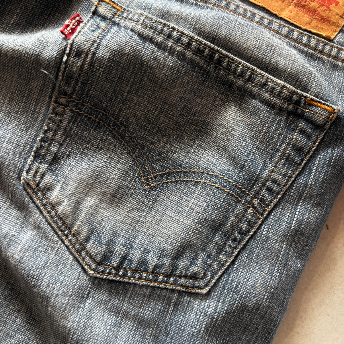 (34/32) LEVI'S 559 DENIM JEANS