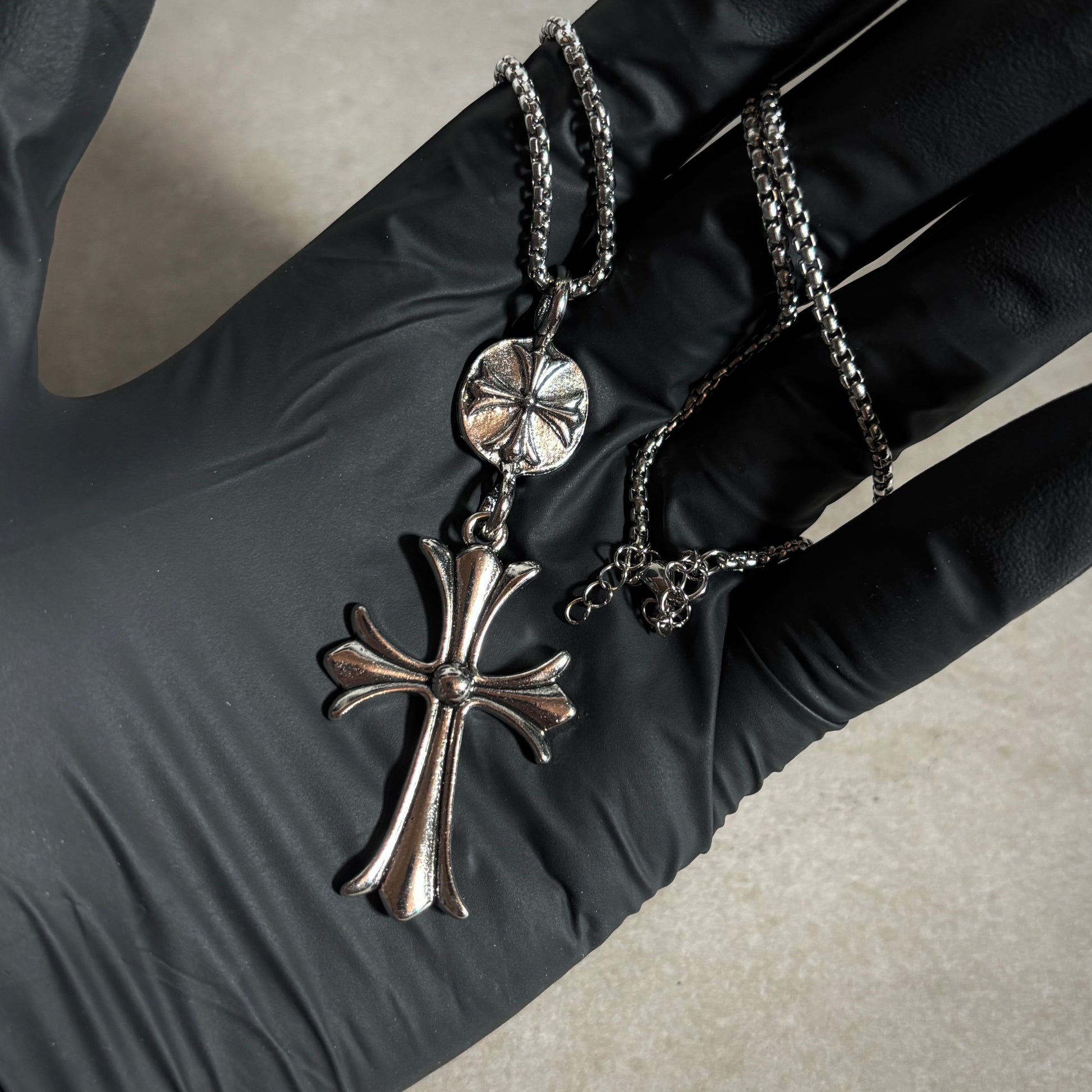 CHROME HEARTS CROSS NECKLACE