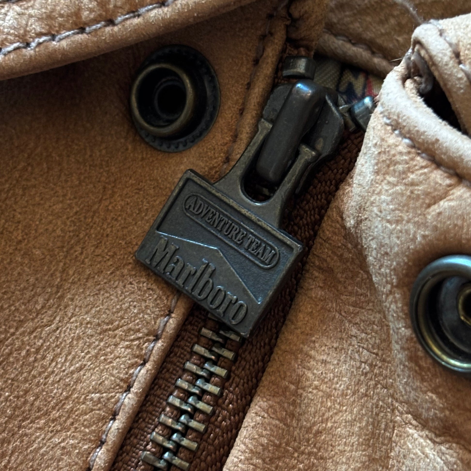 (L) VINTAGE MARLBORO LEATHER JACKET