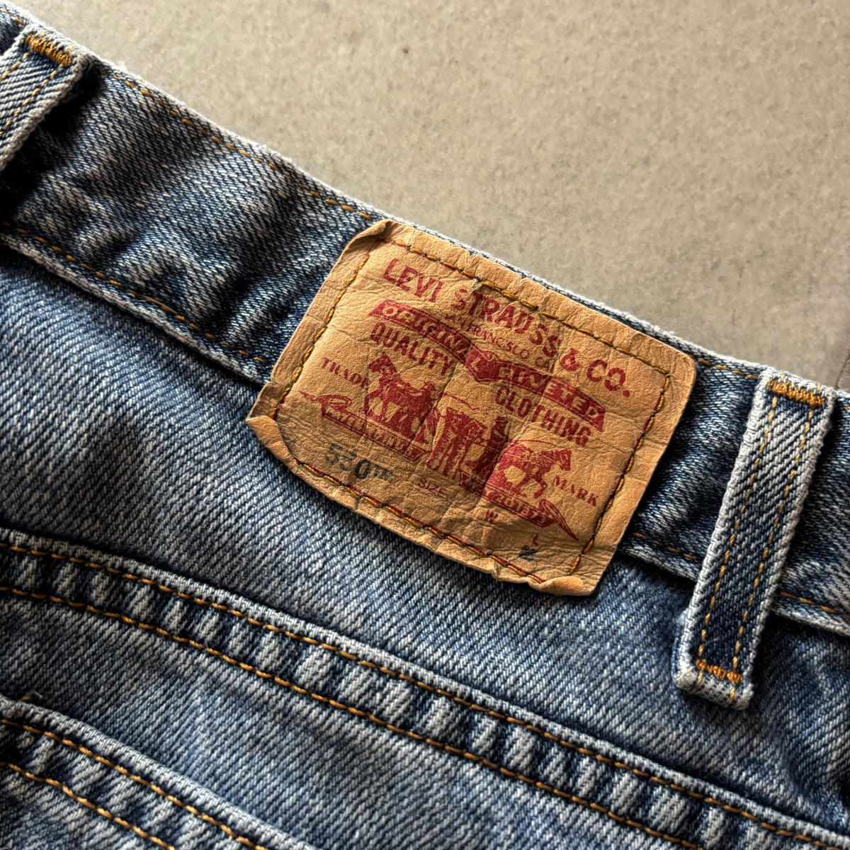 (29/30) LEVI'S 550 DENIM PANT