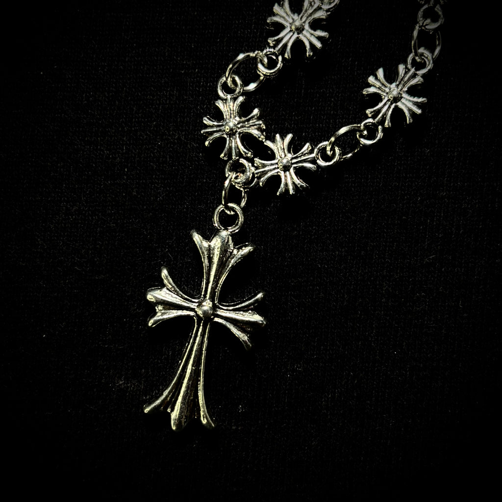CHROME HEARTS CROSS NECKLACE