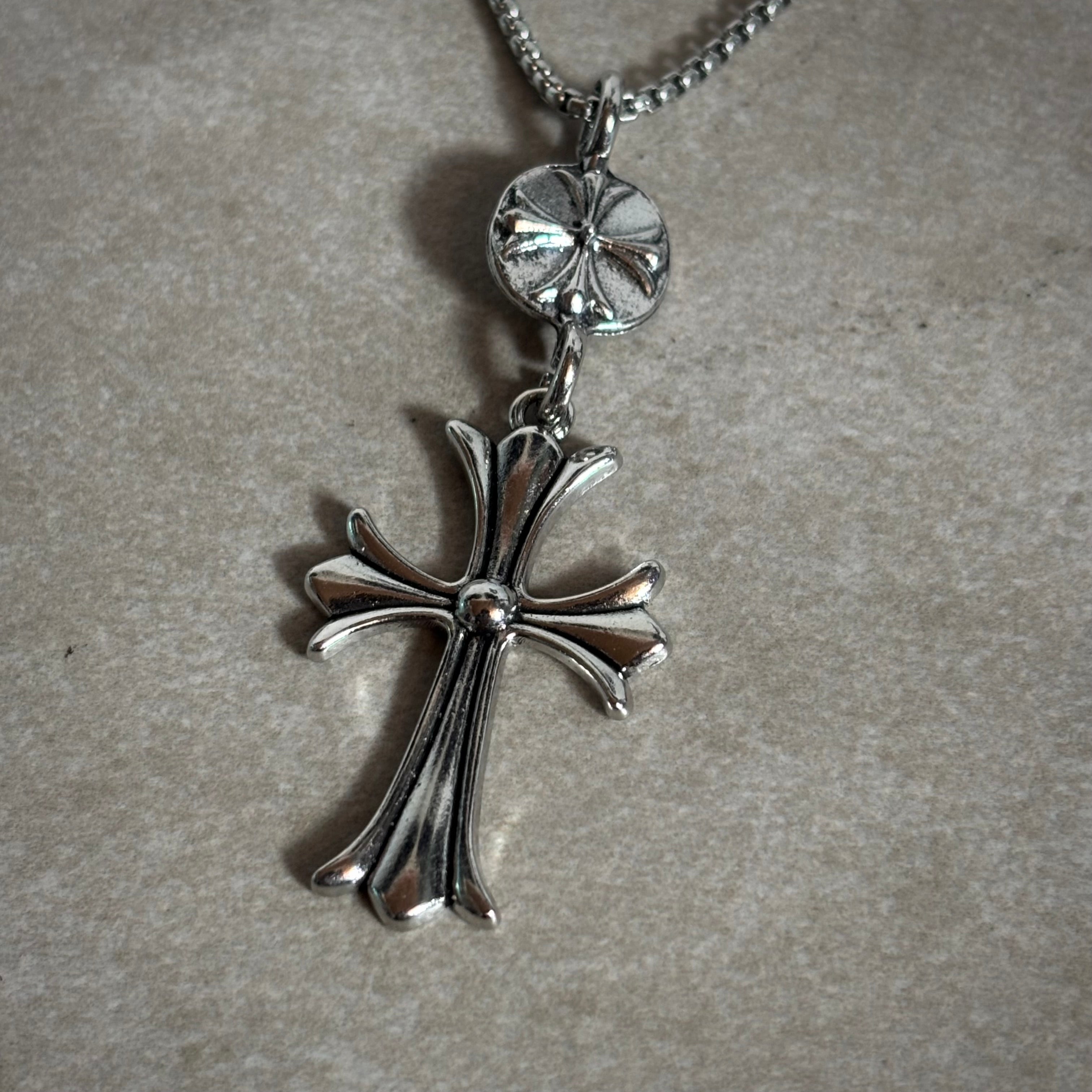 CHROME HEARTS CROSS NECKLACE