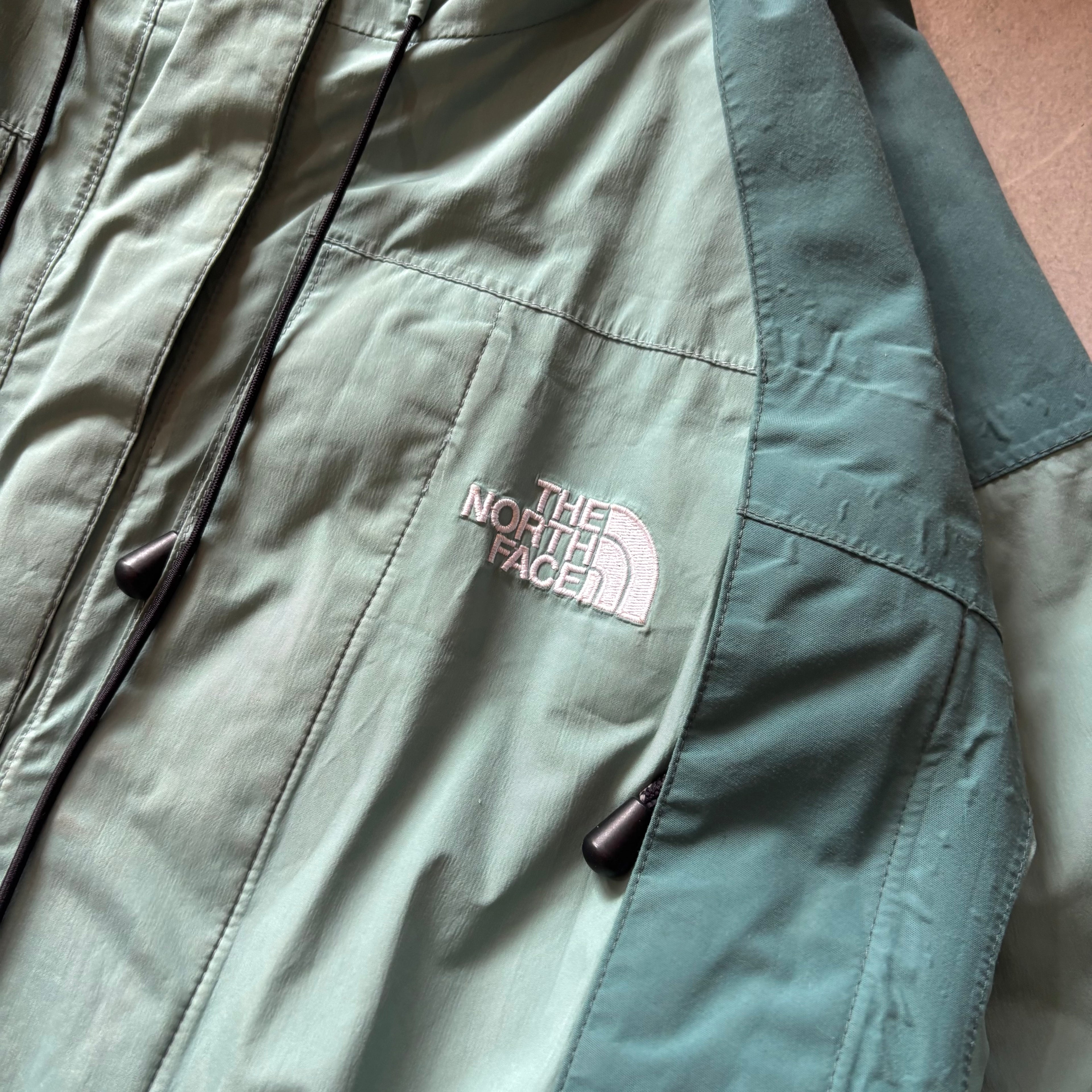(L) THE NORTH FACE GORE-TEX SUMMIT SERIES