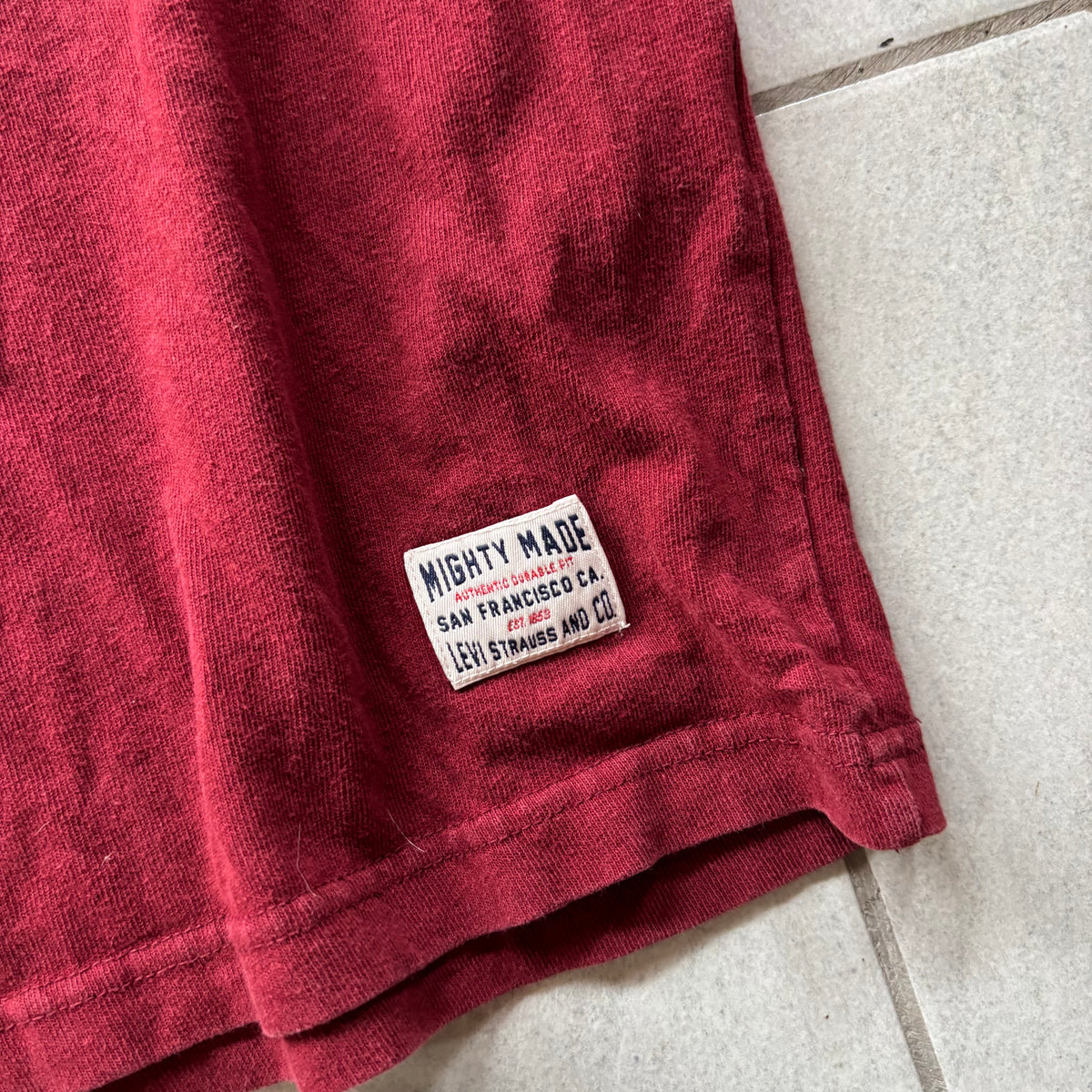 (L) LEVI'S TEE
