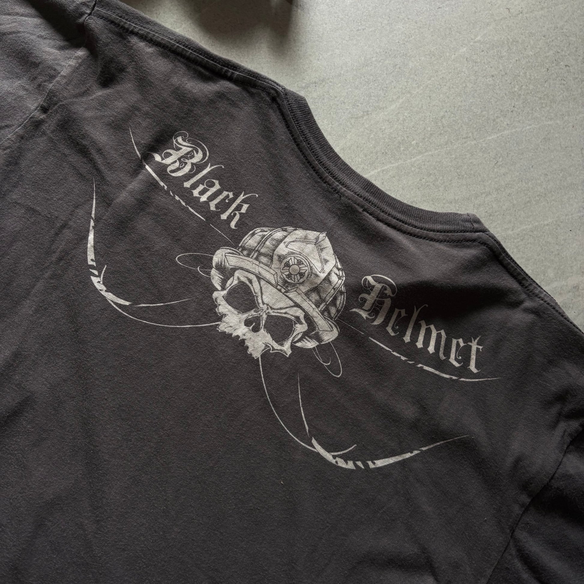 (M BOXY) BLACK BELMET T-SHIRT FADED