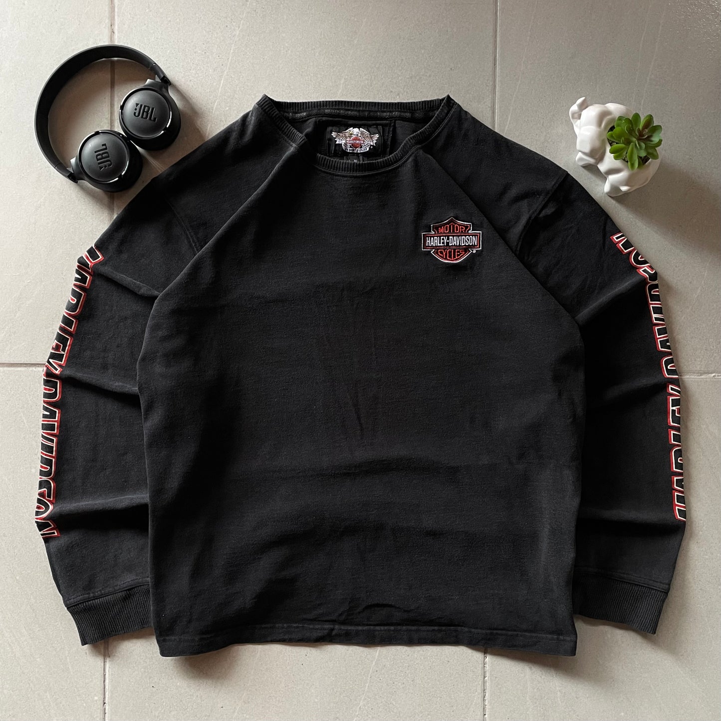 (Fit L Boxy) Harley Davidson Long Sleeve - Vintage - Como Nueva - Bordada