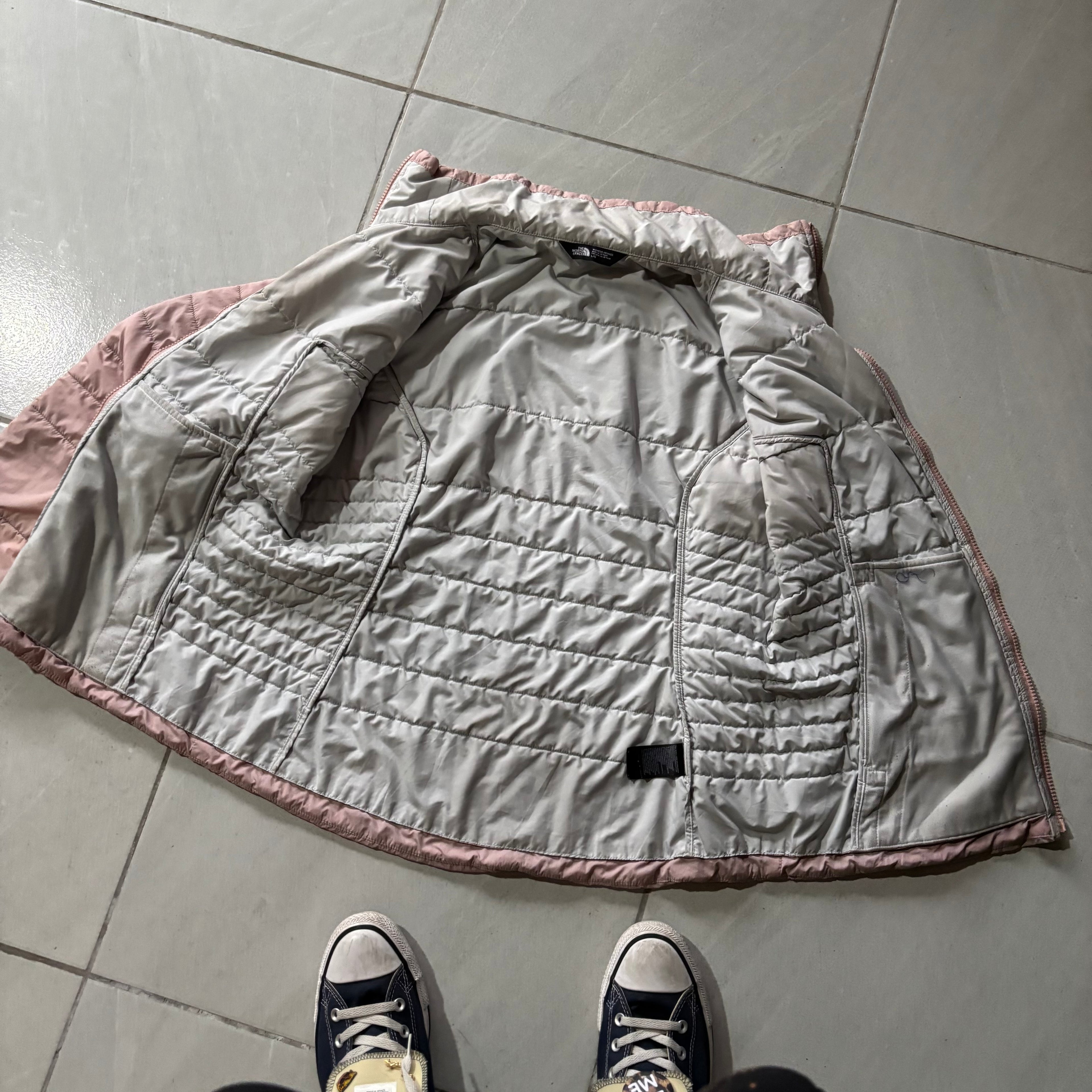 (L) THE NORTH FACE PUFFER JACKET