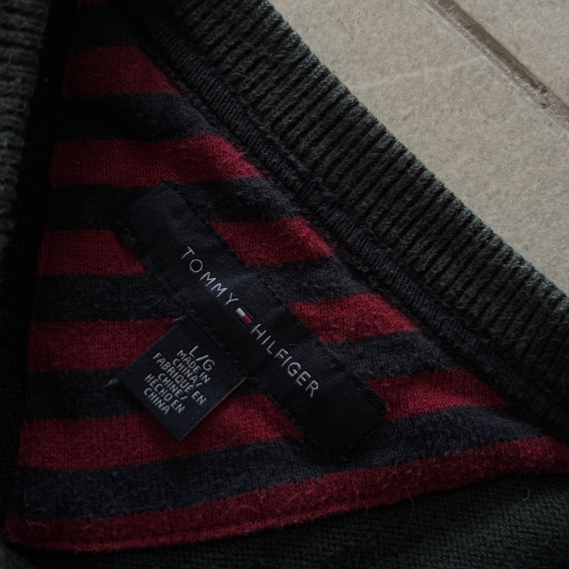 (L) TOMMY HILFIGER CREWNECK - NEW