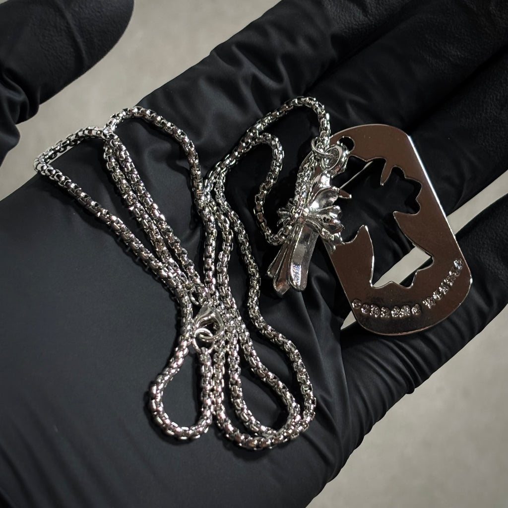 CHROME HEARTS CROSS NECKLACE