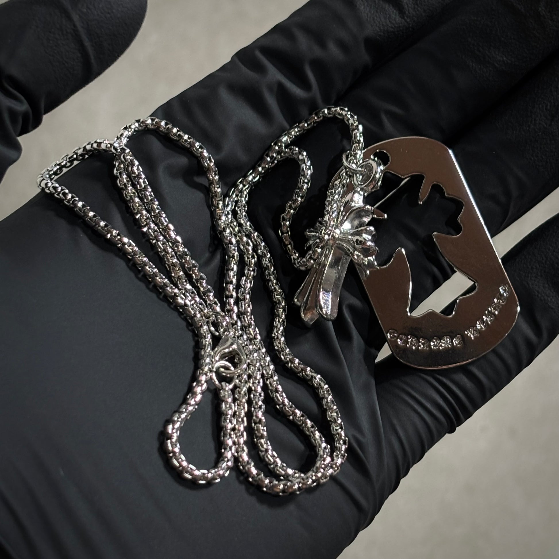 CHROME HEARTS CROSS NECKLACE