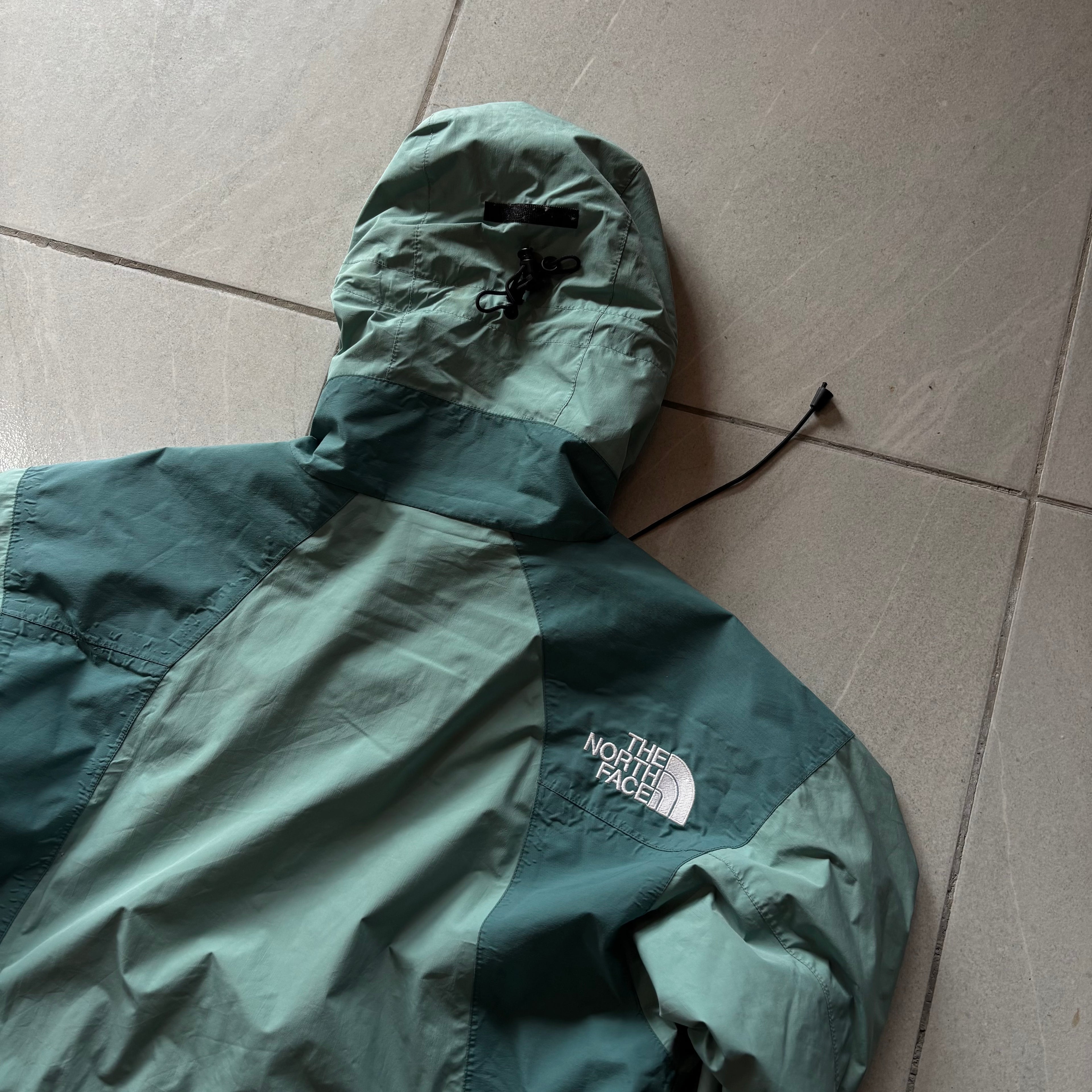 (L) THE NORTH FACE GORE-TEX SUMMIT SERIES