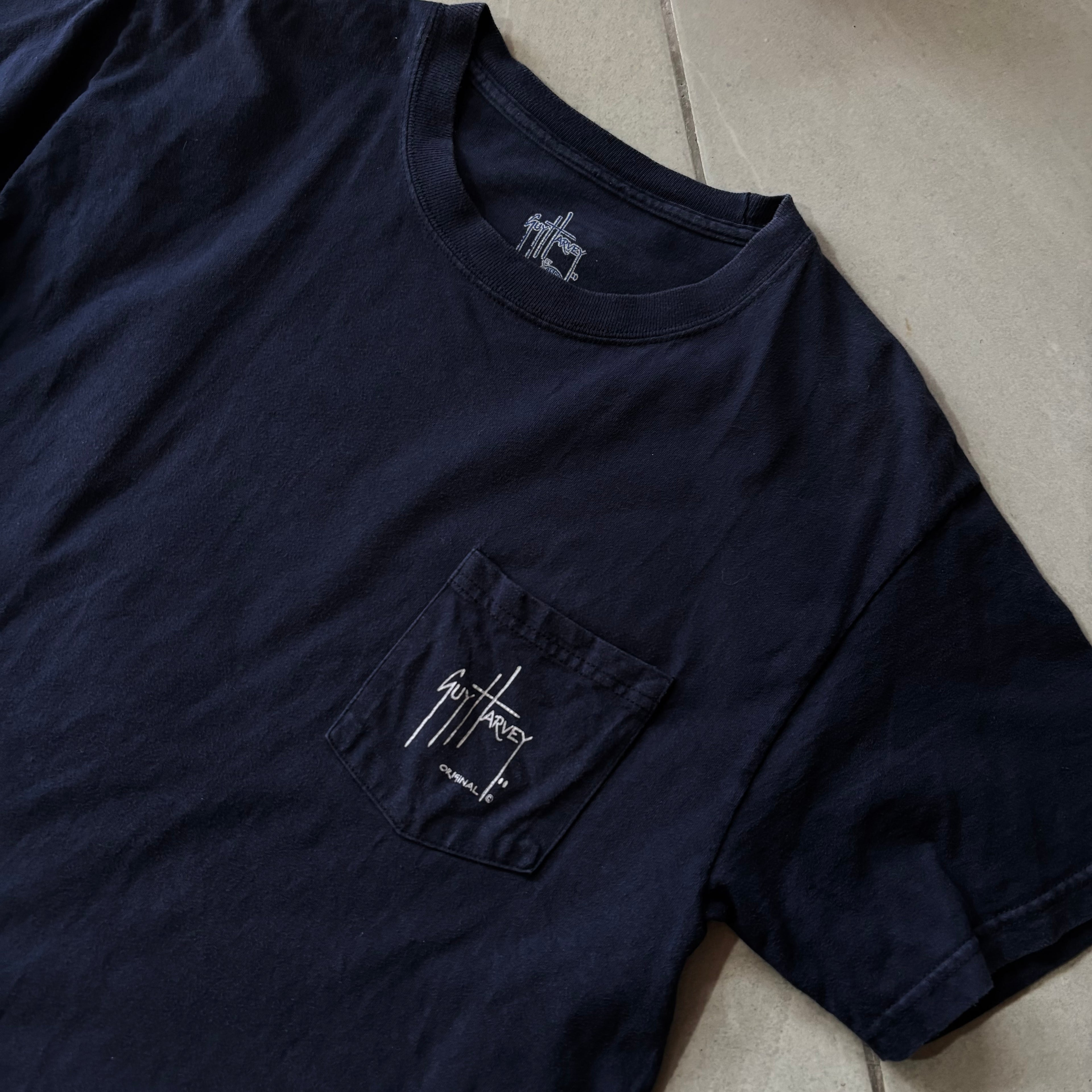 (L) FISH POCKET TEE