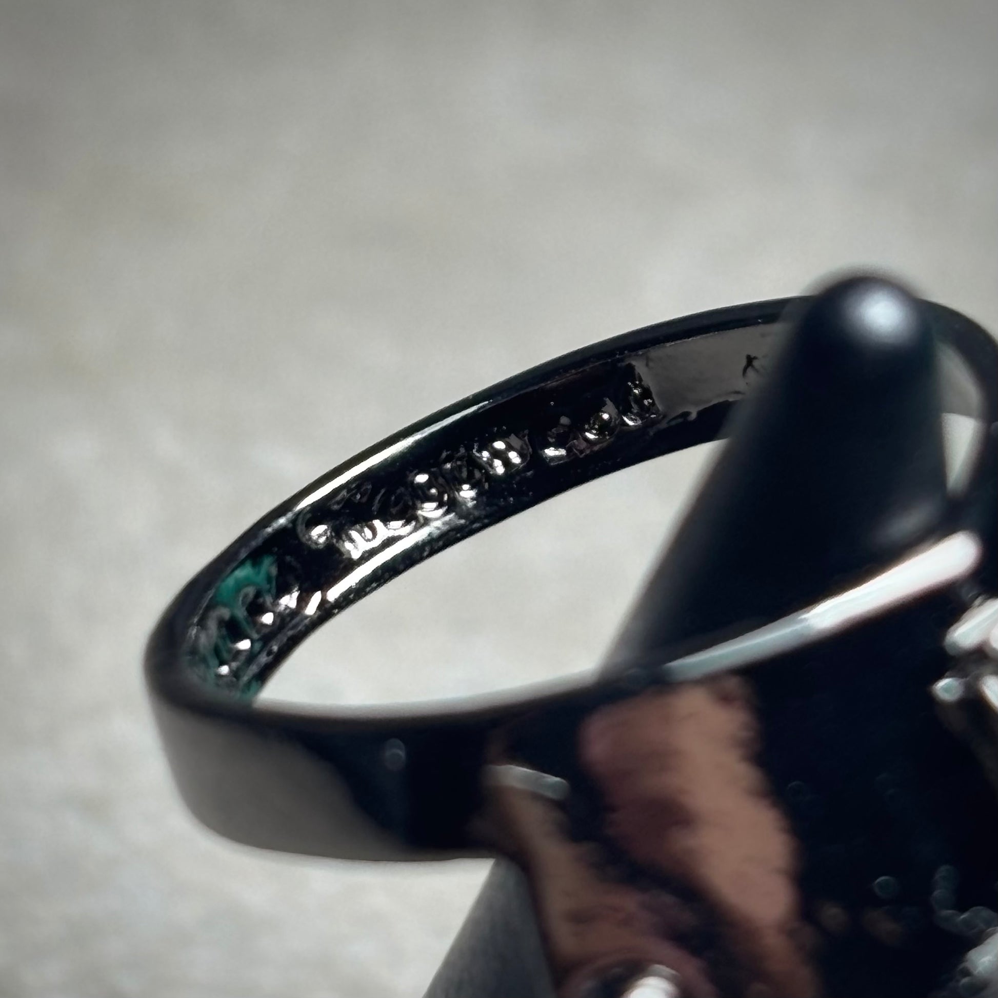 ARMOR VIVIENNE WESTWOOD RING