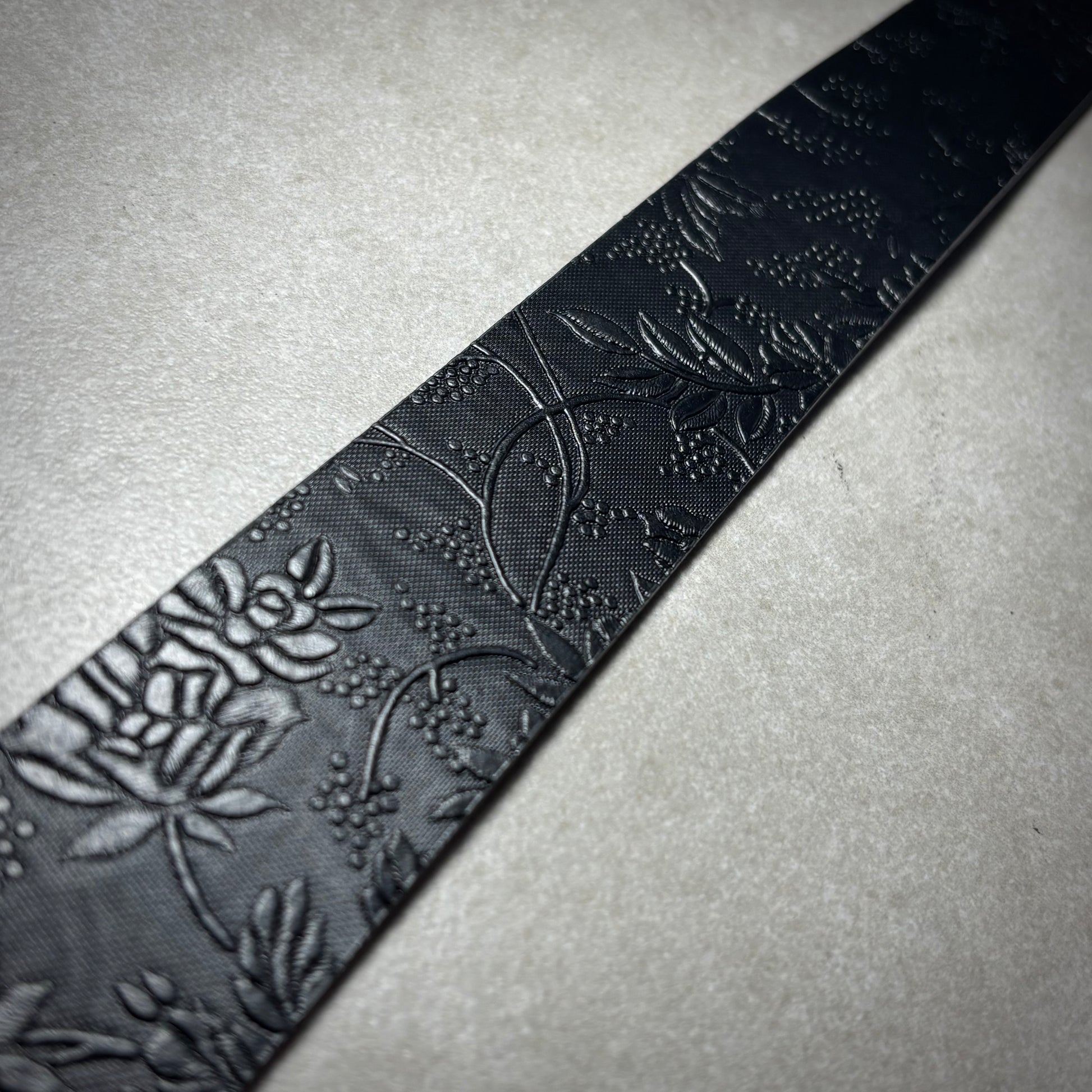 CROSS BLACK FLOWERS LEATHER BELT