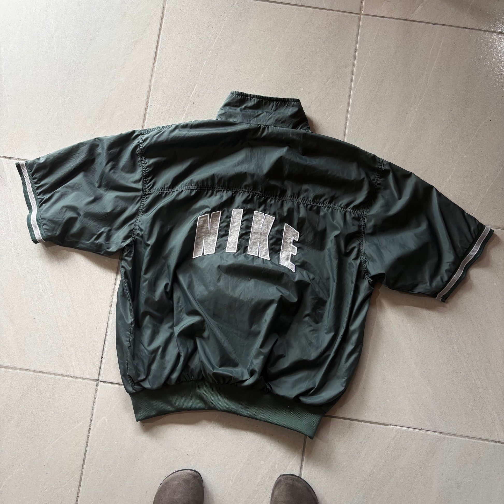 (L) RARE VINTAGE NIKE WINDBREAKER 90's