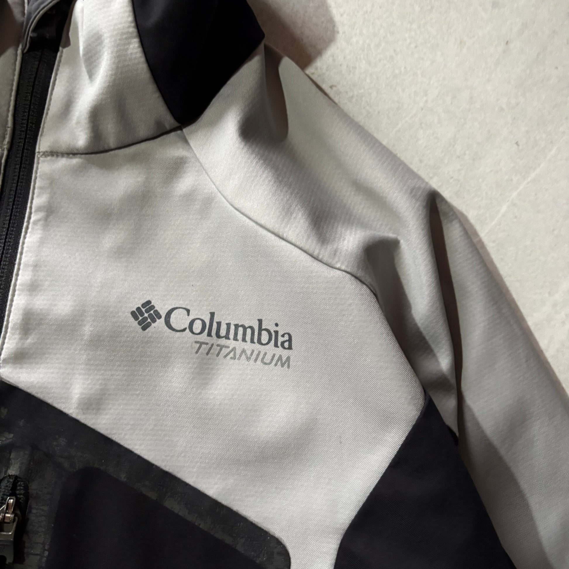 (L) COLUMBIA OMNI SHIELD TITANIUM