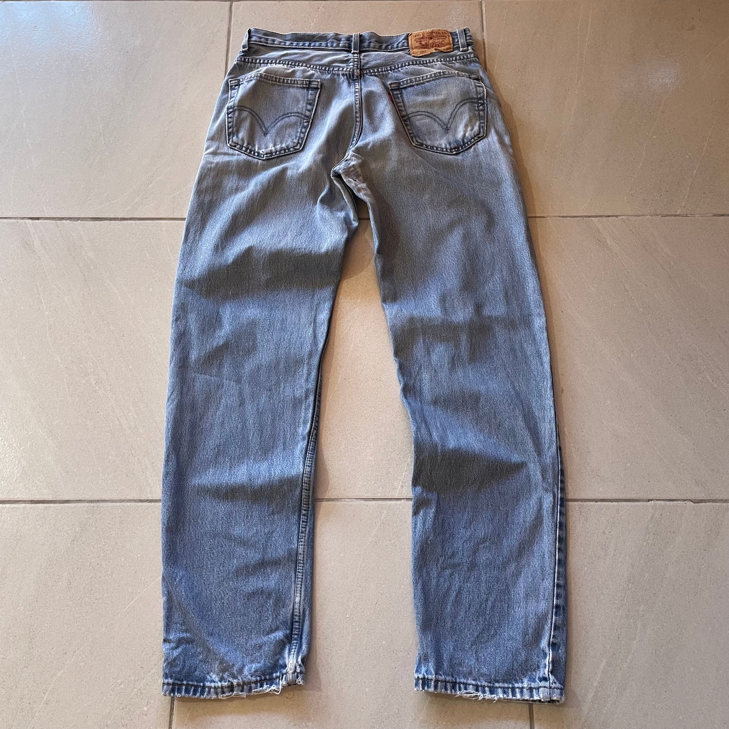(34/32) VINTAGE LEVI'S PANT - 550
