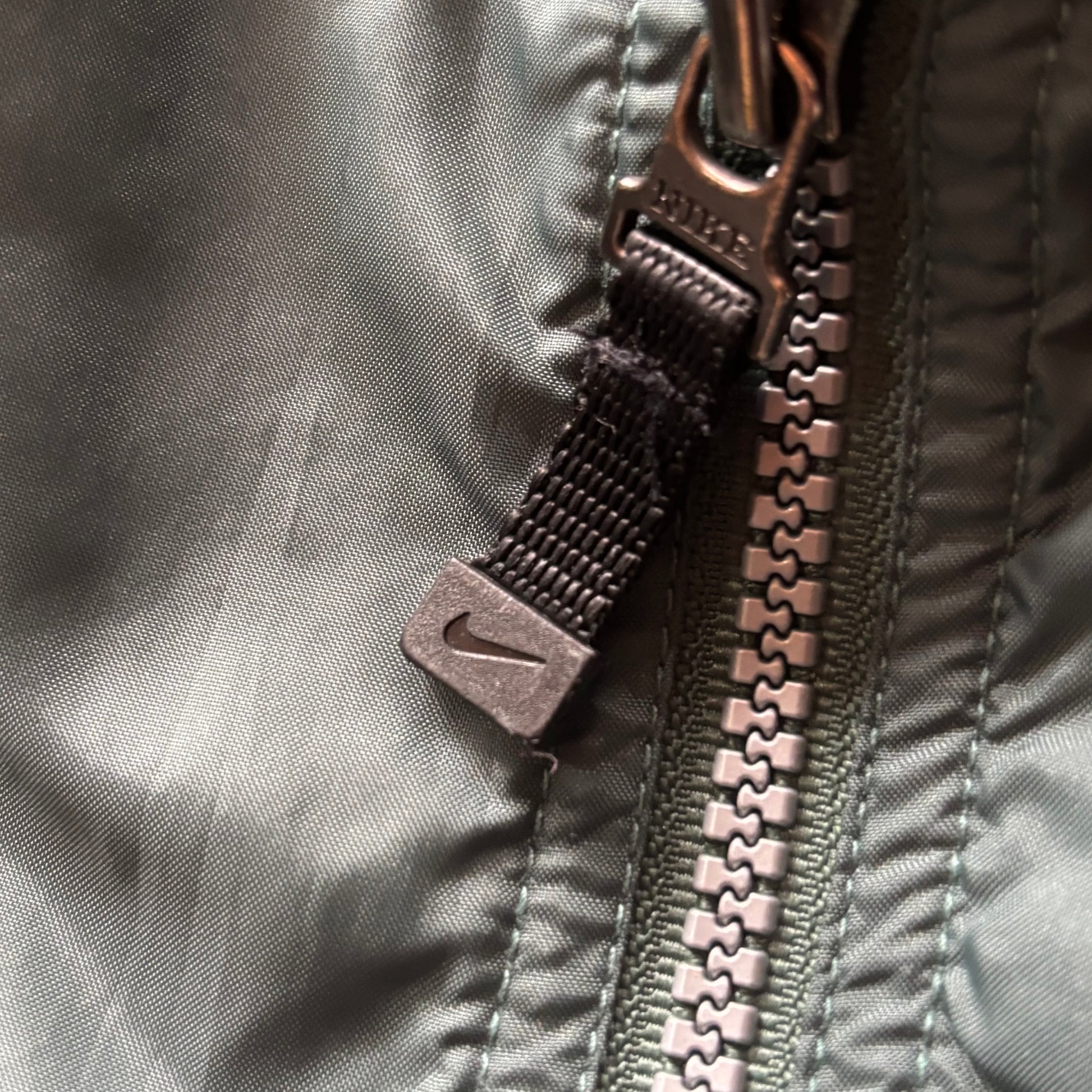 (L) RARE VINTAGE NIKE WINDBREAKER 90's