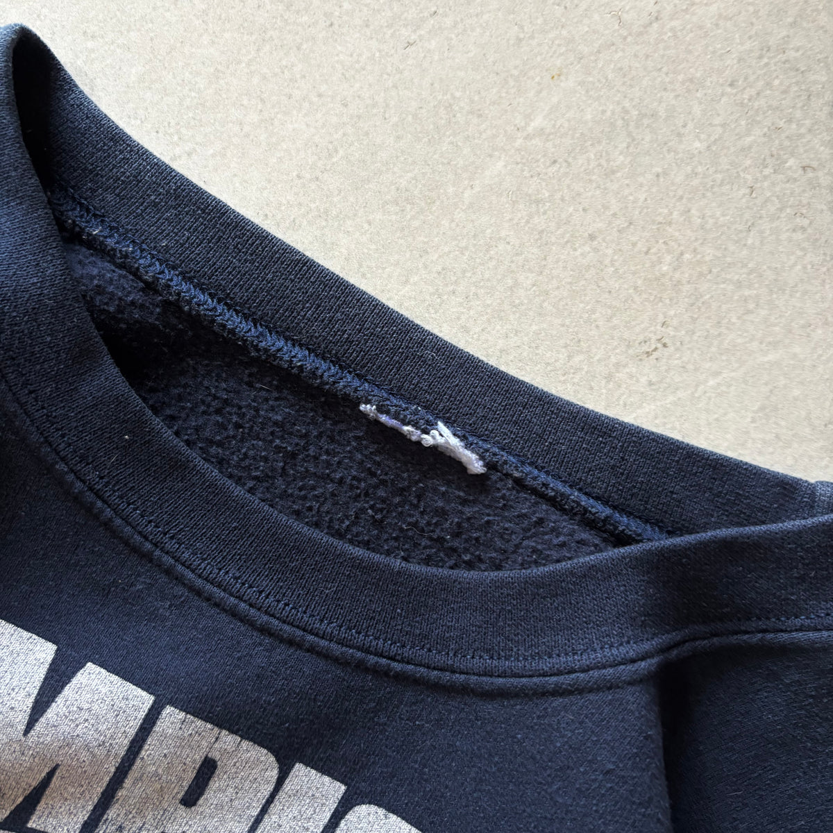 (L) VINTAGE NFL CHAMPIONS CREWNECK
