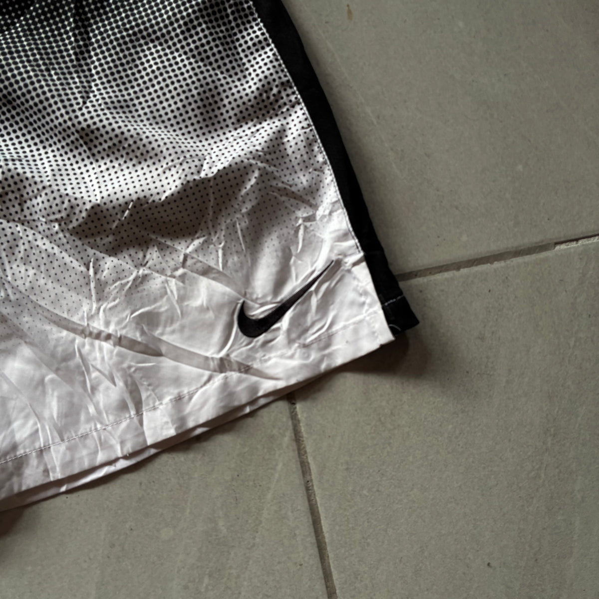 (L) NIKE DRI FIT SHORT