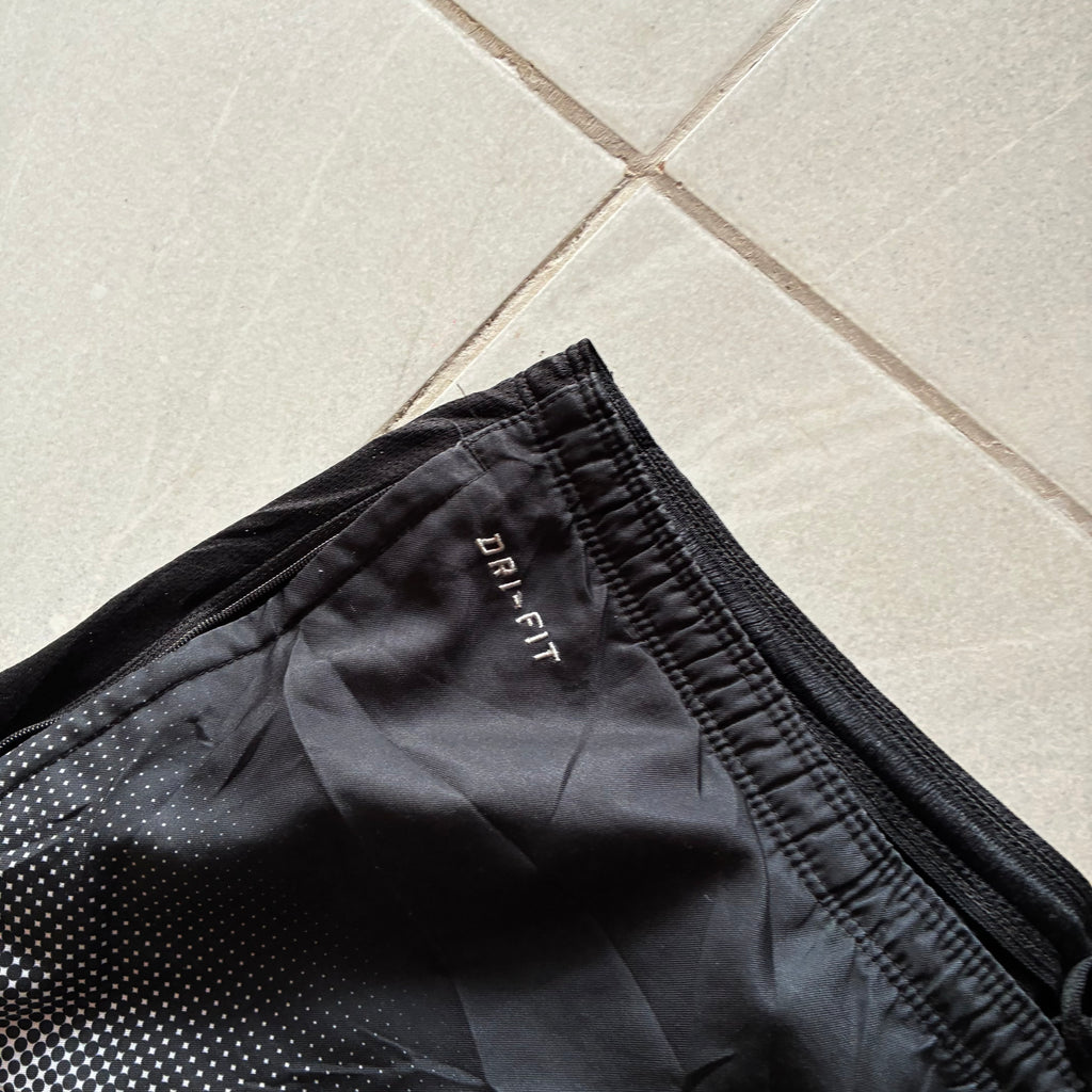 (L) NIKE DRI FIT SHORT